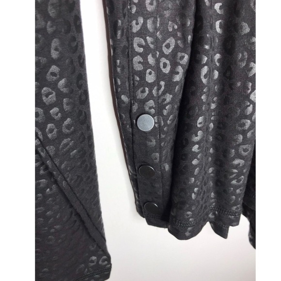 NWT Zuda Leopard Print Metallic Long Sleeve Sweatshirt Top Black Large - Picture 3 of 6